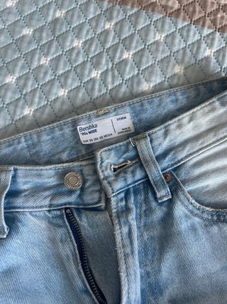 Pantalón vaquero ancho Bershka