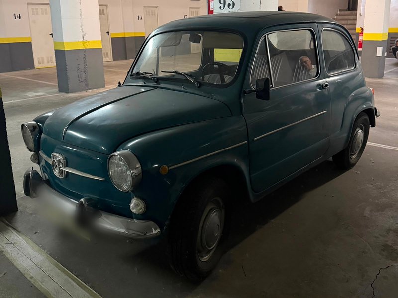 SEAT 600E Auto Clásico - foto 1