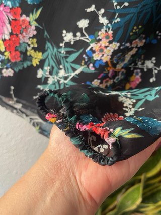 Blusa gasa floral manga larga