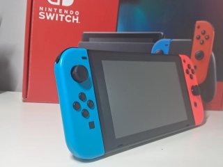 SEMINUEVO!! Nintendo Switch V1 ERISTA