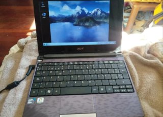 Acer Aspire One, mini netbook portatile da 10,1", colore: rosa