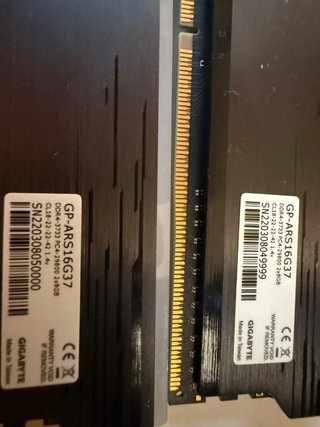 RAM Gigabyte Aorus DDR4 16GB 3733MHz, RGB.