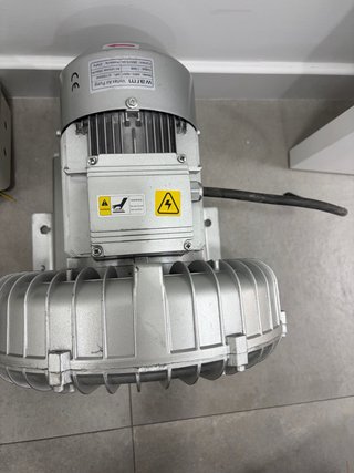 Motor de aspiración dental