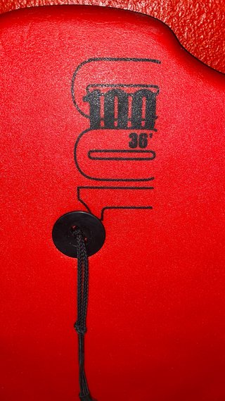 Tabla surf roja Tribord con leash