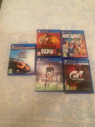 Consola PS4 Negra con Juegos y Mando