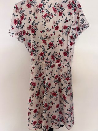 Vestido cruzado estampado floral