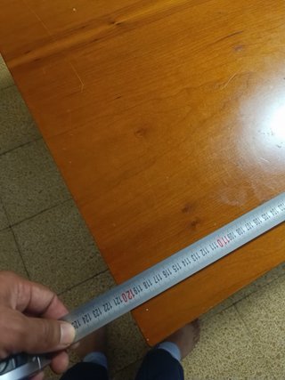 Mesa de comedor de madera
