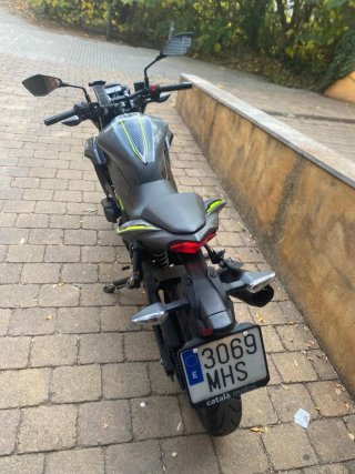 Kawasaki Z125 gris/verde