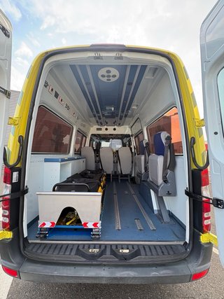 Mercedes-Benz Sprinter (Antigua Ambulancia)
