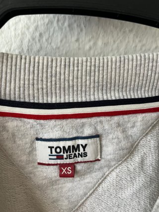 Sudadera Tommy Jeans Gris con Logo
