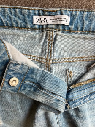 Minifalda vaquera Zara desgastada