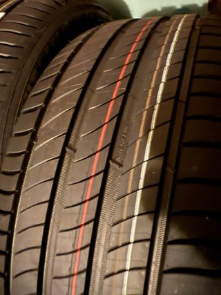 2 Neumáticos Michelin 245/40R18 93H Primacy 4
