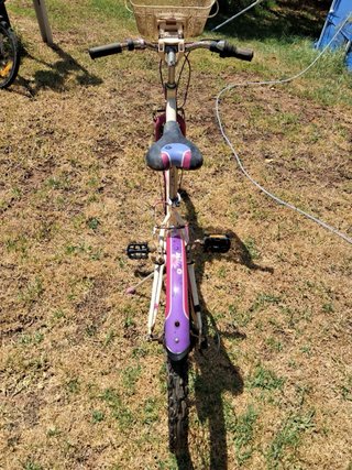 Bicicleta Btwin con cesta