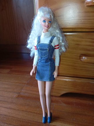 Barbie Original Cabelo Loiro e Olhos Azuis