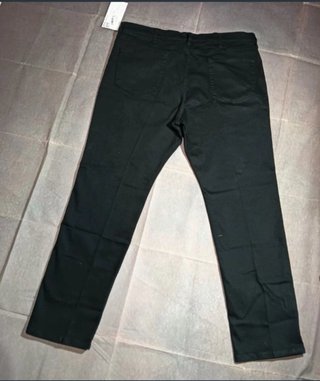 Pantalón Vaquero Negro Amazon Essentials Talla 34