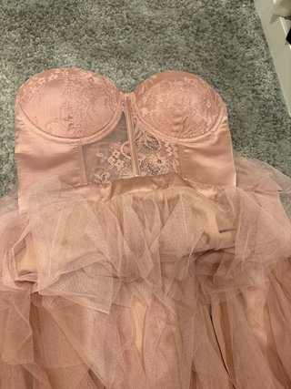 Vestido rosa de fiesta con tul