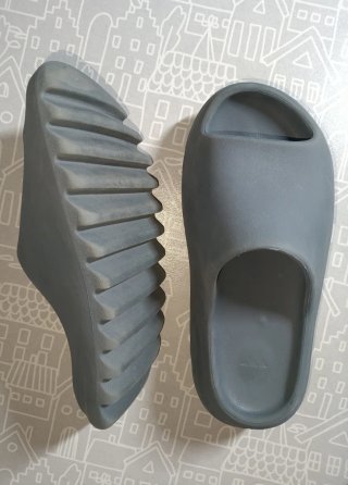 Yeezy Slide - 40 - Gris Pizarra / Slate Gray