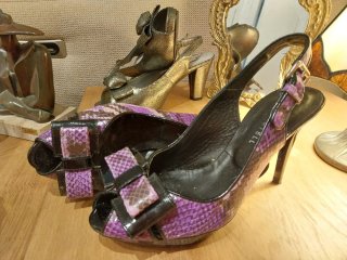 Zapatos Pepe Castell morados y negros
