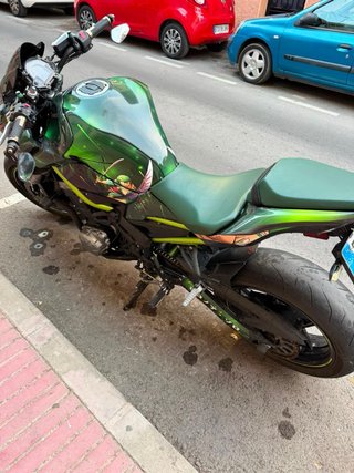 Kawasaki Z900 Verde - Moto Deportiva