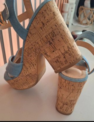 Sandalias de corcho y tela vaquera