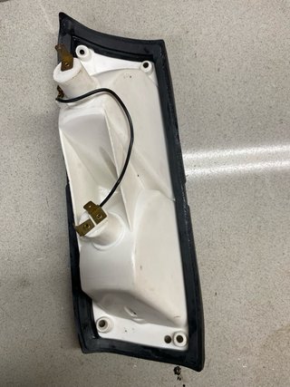 Caja luz trasera derecha