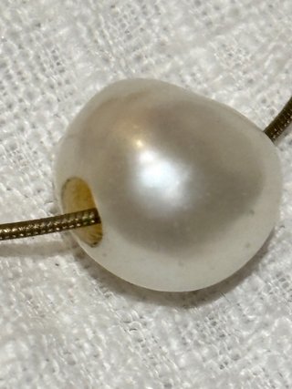Gargantilla chapa oro perla río flotante