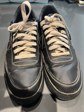 Zapatillas Nike Negras y Beige
