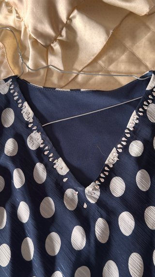 Vestido de lunares azul y blanco