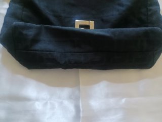 Borsa Fendi nera con logo argento