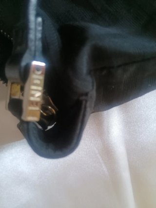 Borsa Fendi nera con logo argento