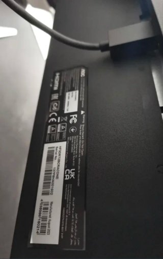 • Monitor AOC QuadHD 165Hz