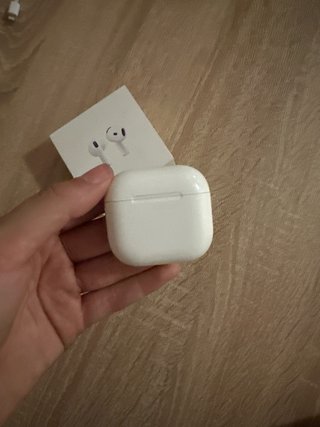 Airpods 4 poco usados falta uno