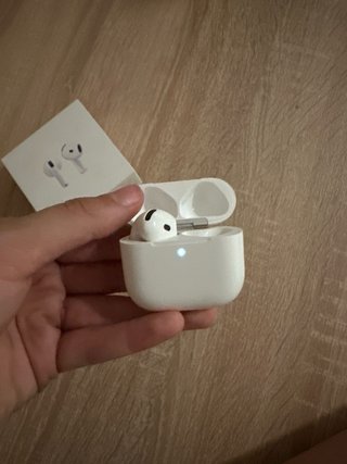 Airpods 4 poco usados falta uno