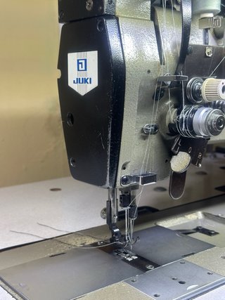 Máquina de coser Juki doble aguja