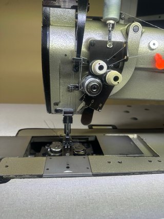 Máquina de coser Juki doble aguja