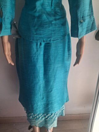 Conjunto falda y blusa azul