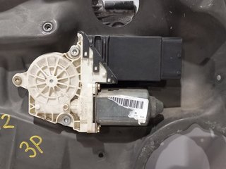 ELEVALUNAS DELANTERO DERECHO VOLKSWAGEN GOLF IV B
