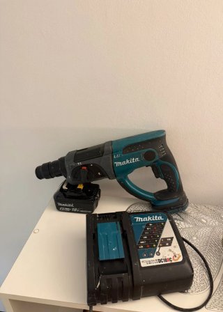 Martillo percutor Makita LXT + Cargador