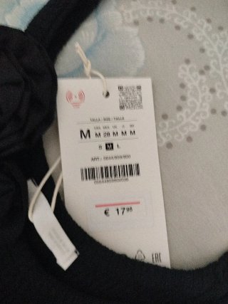 Camiseta Zara Negra Flores Talla M