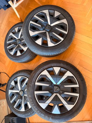 4 Llantas Peugeot 208 16” + Neumáticos Michelin