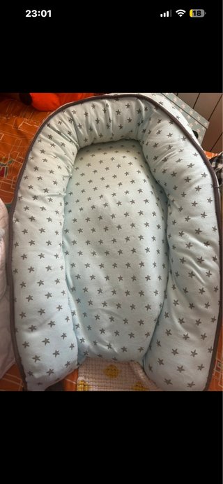 Nido para bebé con estrellas
