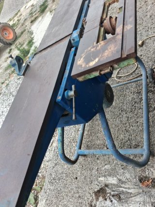 Cepilladora de mesa azul