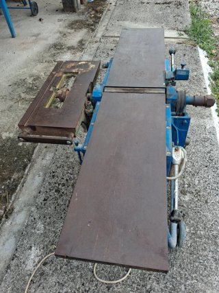 Cepilladora de mesa azul