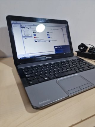 Portátil Toshiba Satellite Pro 13.3 i3