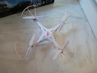 Dron Syma X5SW-1 con cámara y repuestos