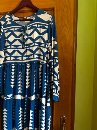 Vestido largo estampado azul y blanco