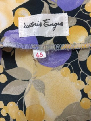 Conjunto Blusa y Falda T/46 manga corta muy versat