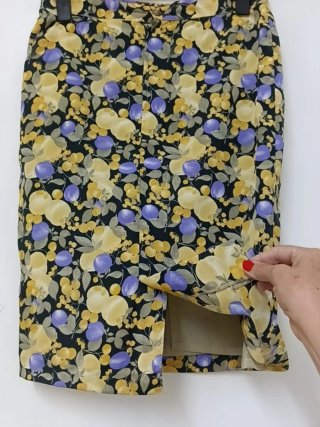 Conjunto Blusa y Falda T/46 manga corta muy versat
