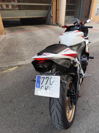 Honda CBR 600RR 2009 Roja y Blanca
