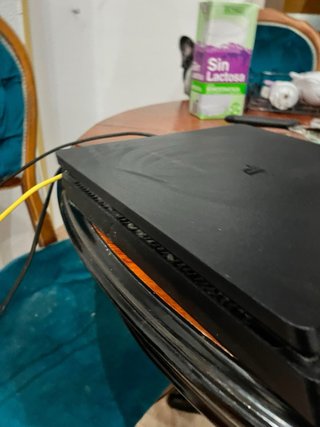 Ps4 1TB + Control bronce, se vende con dos fifas